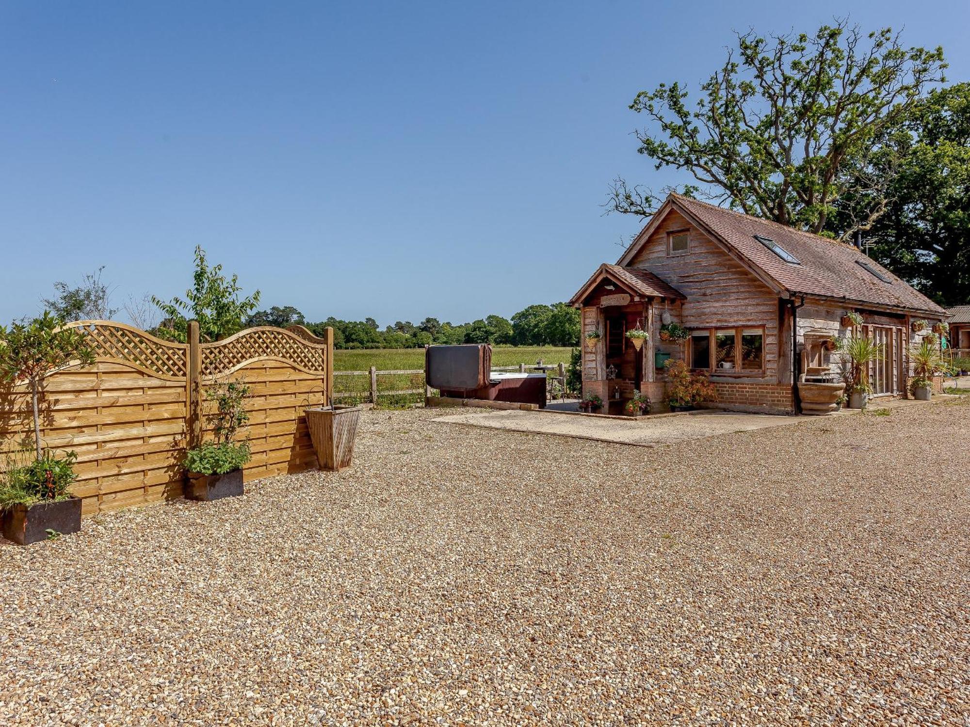 The Barn Villa Coldwaltham Ngoại thất bức ảnh
