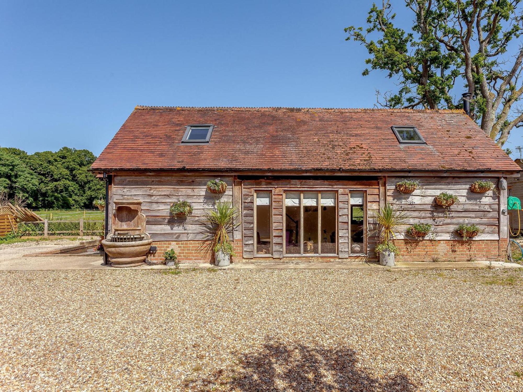 The Barn Villa Coldwaltham Ngoại thất bức ảnh